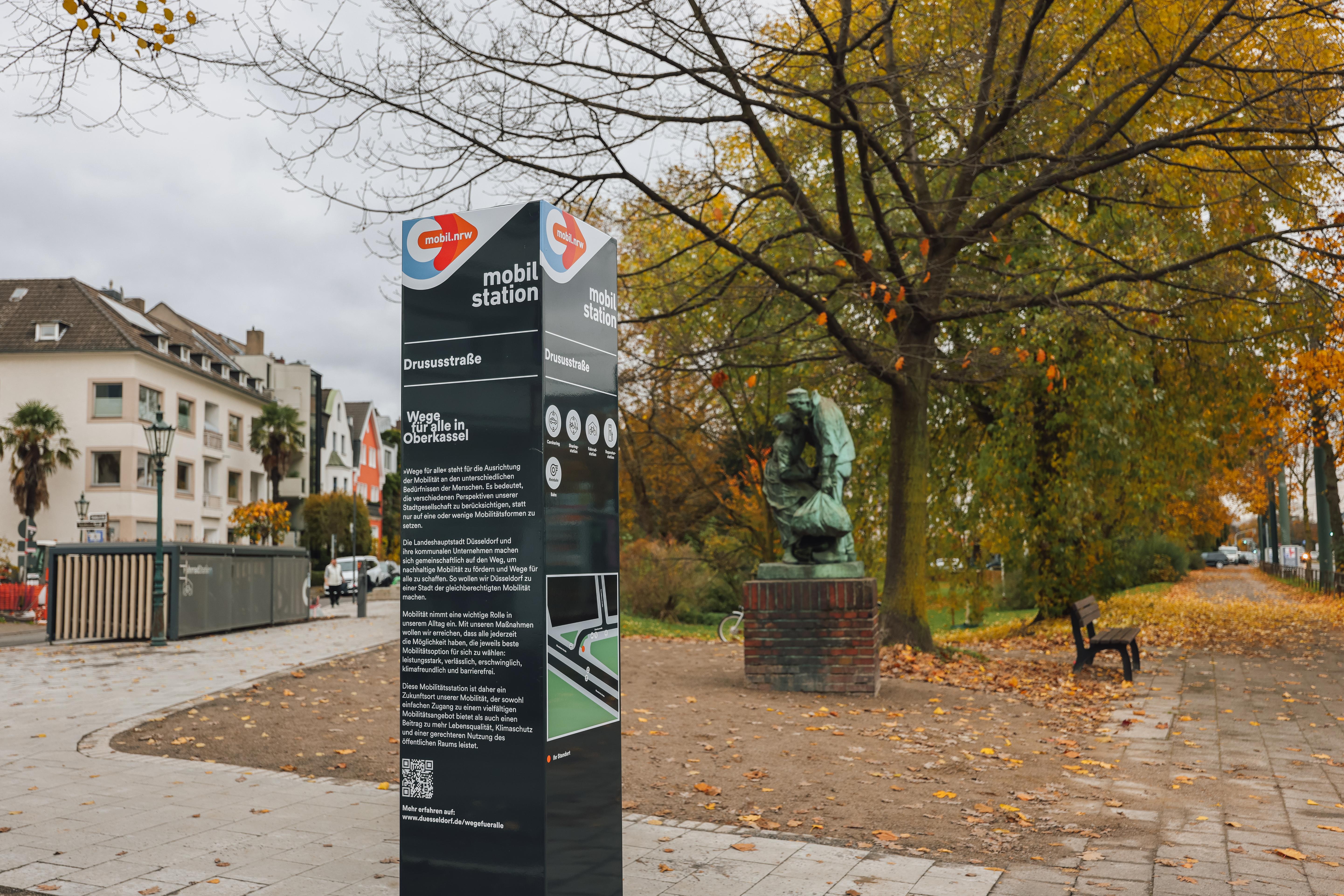 Eine neue Mobilitätsstation wird am Freitag, 22. November 2024, an der Drususstraße in Betrieb gehen. Es ist die erste Mobilitätsstation westlich des Rheins und die mittlerweile 18. Station der Stadt © Connected Mobility Düsseldorf 