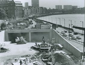 1993 - 100 Tage vor der Eröffnung des Rheinufertunnels. Foto: Stadtarchiv