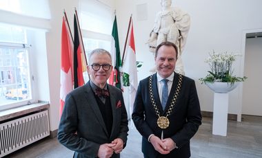Der Schweizerische Botschafter, Dr. Paul R. Seger (l.) mit Oberbürgermeister Dr. Stephan Keller im Jan-Wellem-Saal, Foto: Gstettenbauer.