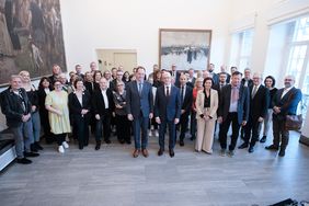 Oberbürgermeister Dr. Stephan Keller empfing am Mittwoch, 23. Oktober, zum Auftakt der "Warschau Week" den polnischen Generalkonsul Marek Głuszko sowie weitere geladene Gäste im Rathaus. Foto: Michael Gstettenbauer