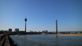 Rheinufer Düsseldorf, Hochdruckwetterlage
