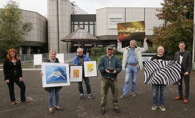 Die "Artists for our nature" vor dem Aquazoo Löbbecke Museum