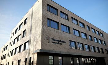 Thomas-Edison-Realschule: Einweihung des neuen Schulgebäudes