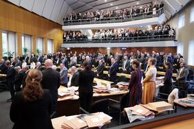 Im Düsseldorfer Rathaus kamen am Freitag, 8. November 2024, geladene Gäste zu einer zentralen Gedenkstunde zusammen