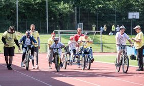 Special Petit Départ 2017: Kinder beim Start im Rather Waldstadion