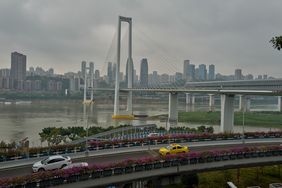 Die Nanjimen Eisenbahnbrücke über dem Jangtse wurde für die Linie 10 errichtet und im Januar 2023 eröffnet. Foto: LHD