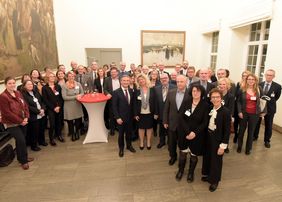 Oberbürgermeister Thomas Geisel hat den Arbeitskreis Kommunales des Bundesverbandes Deutscher Stiftungen im Rathaus empfangen. Foto: Wilfried Meyer