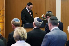 Der Kantor der Jüdischen Gemeinde Düsseldorf, Rabbiner Aaron Malinsky