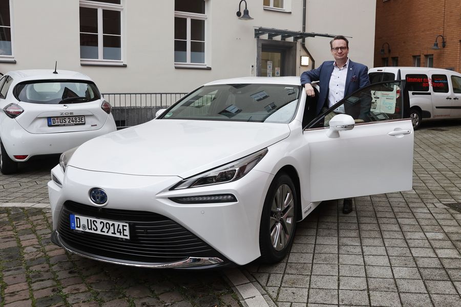 Zweites Wasserstoffauto Für Die Fahrzeugflotte Der Landeshauptstadt ...