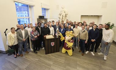 Oberbürgermeister Dr. Stephan Keller hat Rhein Fire mit einem Empfang im Rathaus für die erfolgreiche Titelverteidigung in der European League of Football geehrt; Fotos: Langer