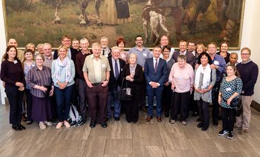 Oberbürgermeister Thomas Geisel hat die Teilnehmerinnen und Teilnehmer der 56. Tagung der Deutsch-Englischen Ärztegesellschaft im Rathaus empfangen. Foto: Uwe Schaffmeister 