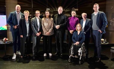 Die Gäste der Talkrunden zur UEFA EURO 2024 um Oberbürgermeister Dr. Stephan Keller und Turnierdirektor Philipp Lahm. Foto: Kenny Beele