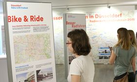 Die Ausstellung informiert zu Themen und Projekten der Radverkehrsförderung in Düsseldorf, darunter "Bike & Ride" © Landeshauptstadt Düsseldorf, Ingo Lammert 