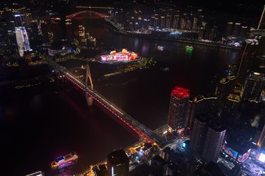 In Chongqing fließen die Flüsse Jialingjian und Jangtse zusammen. Die Megametropole ist mit 32 Millionen Einwohnern auf einer Fläche von mehr als 82.000 Quadratkilometern die größte Stadt der Welt. Foto: LHD