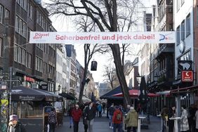 "Scherbenfrei und jeck dabei!" heißt es in diesem Jahr an Altweiber, 16., Karnevalssonntag, 19., und Rosenmontag, 20. Februar. Foto: David Young