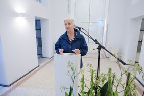 Doris Törkel, Leiterin des Garten-, Friedhofs- und Forstamtes, dankte bei der Eröffnung allen an der Umsetzung beteiligten Personen. Foto: Michael Gstettenbauer